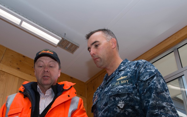 USS Sampson (DDG 102) assists Kaikoura, NZ