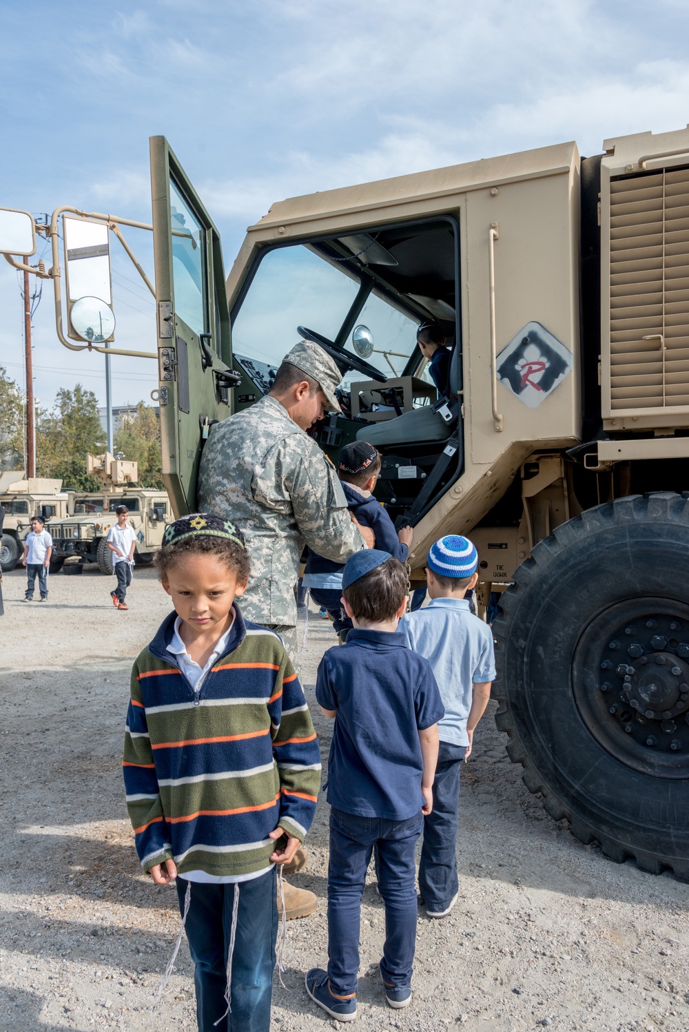 California military police welcomes youngsters during Vigilant Guard