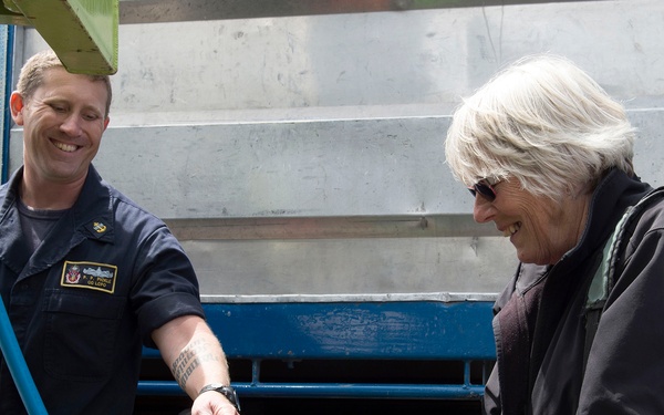 USS Sampson Sailors assist in New Zealand