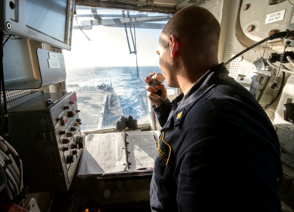 USS Lake Champlain (CG 57) Helo Ops