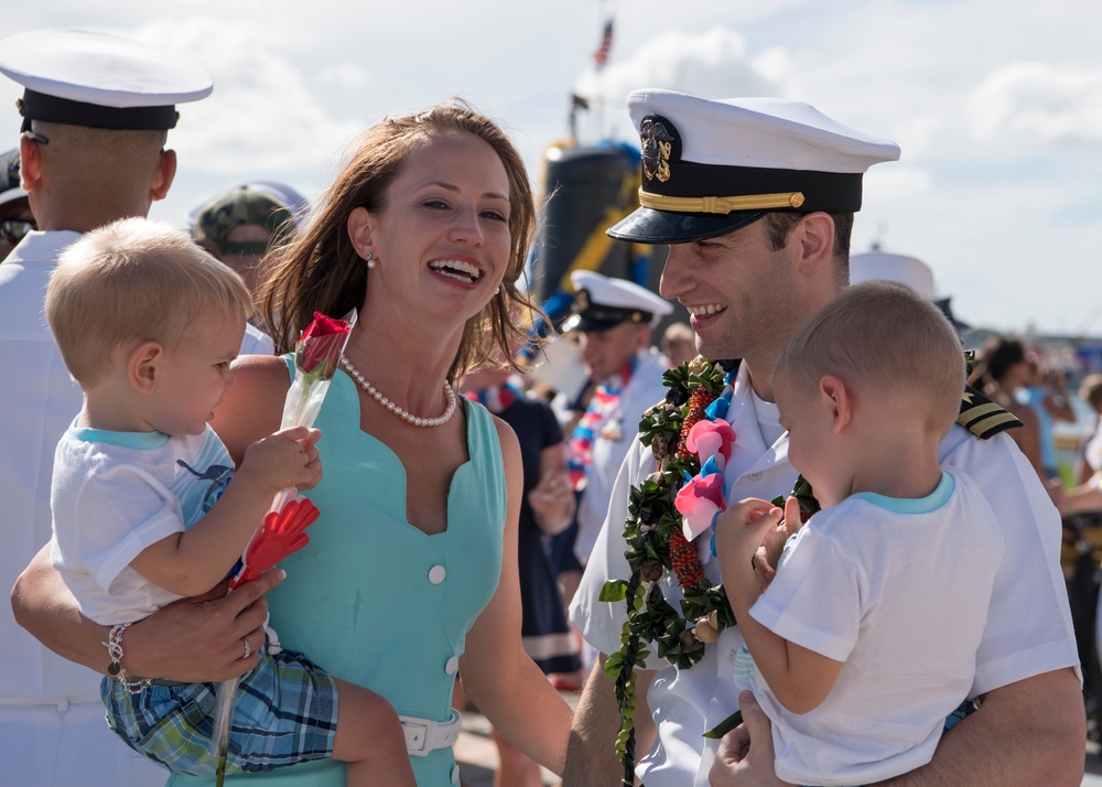 Pearl Harbor Welcomes Home USS Columbia