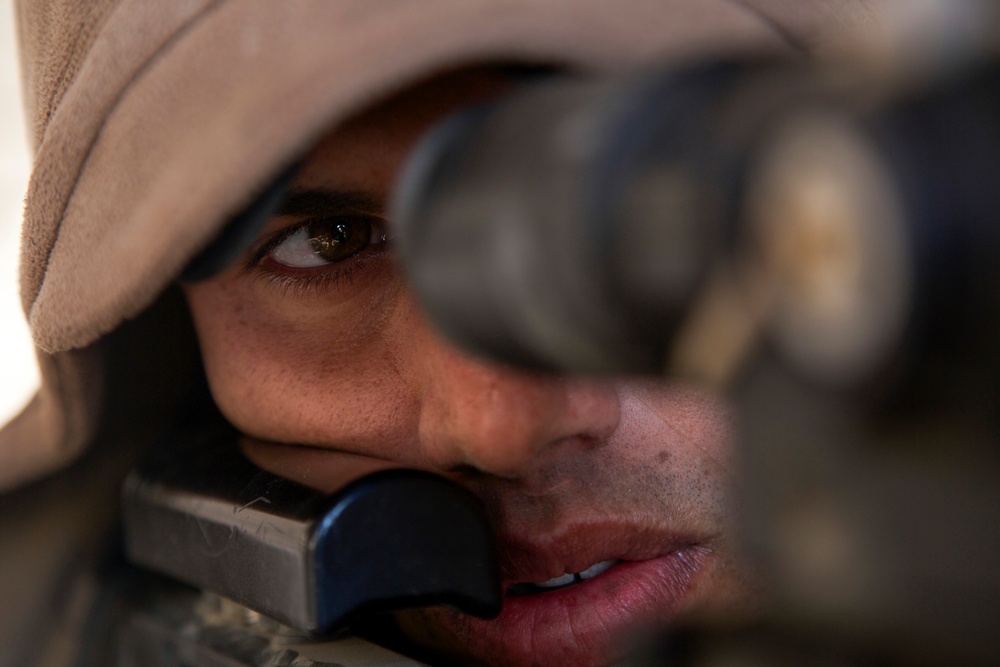 Iraqi sniper stalking training