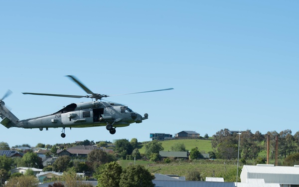 USS Sampson (DDG 102) assists Kaikoura, NZ