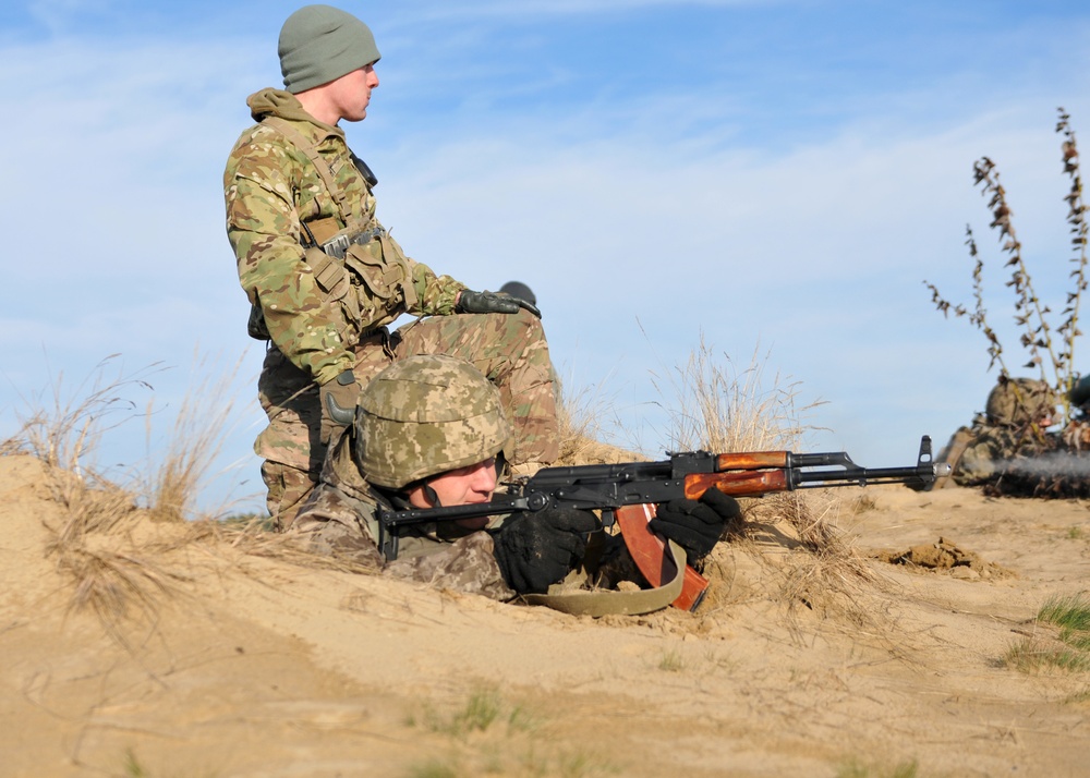 3rd ID teaches suppressive fire to Ukrainian Soldiers