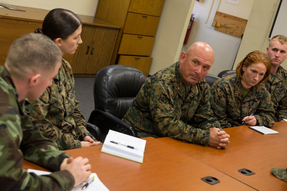 Commanding General's Brief to Series Commanders Course