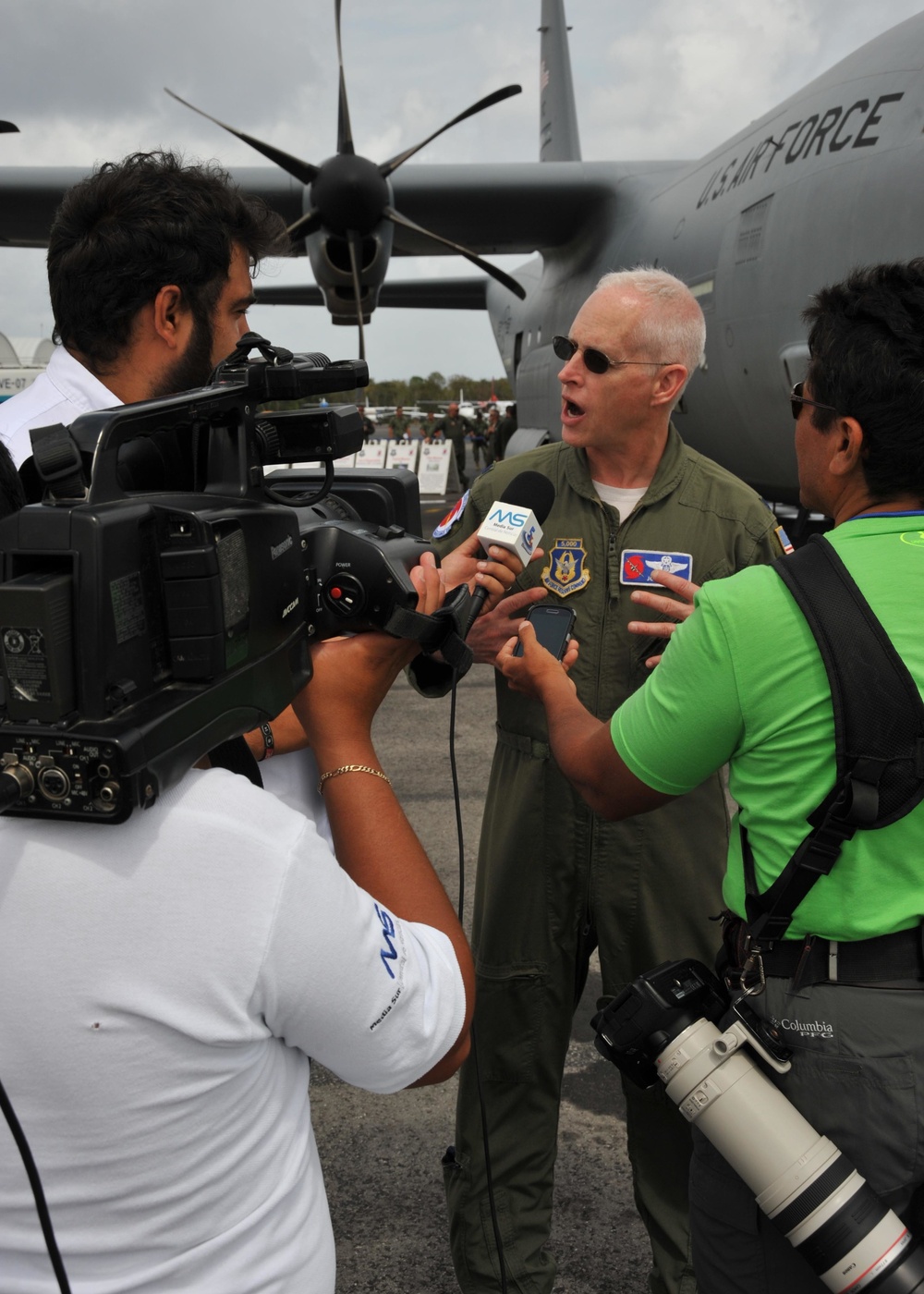 Chief meteorologist legacy to hurricane hunting