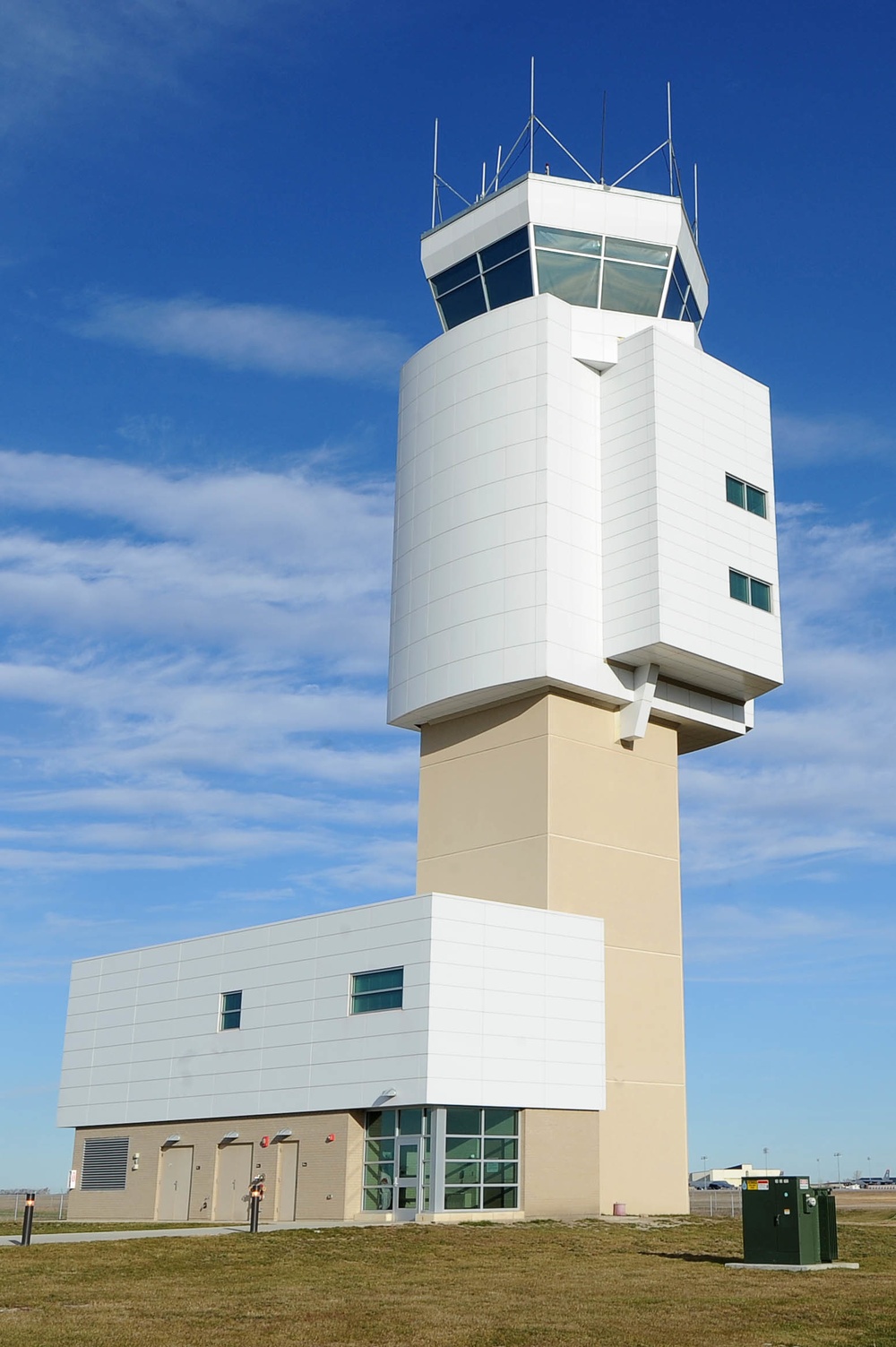 Eyes in the sky: 5 OSS Air Traffic Control