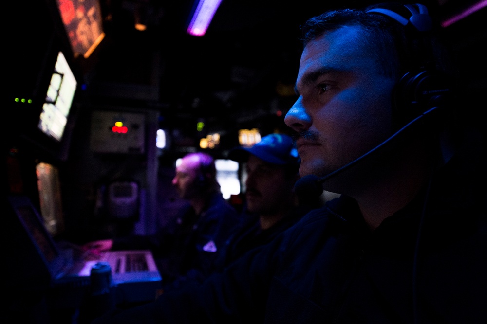 USS Lake Champlain (CG 57) Combat Information Center