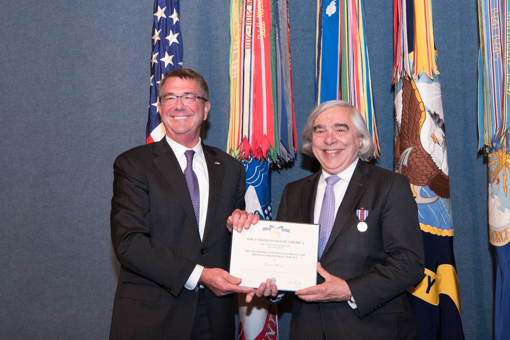 SD awards Secretary of Energy Ernest Moniz
