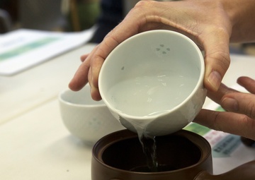 MCCS Okinawa hosts green tea seminar