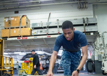 USS Bonhomme Richard (LHD 6) Stores Offload