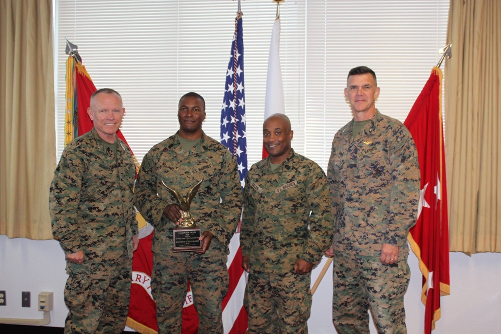 3D MEB Master Sergeant Receives Navy and Marine Association Leadership Award