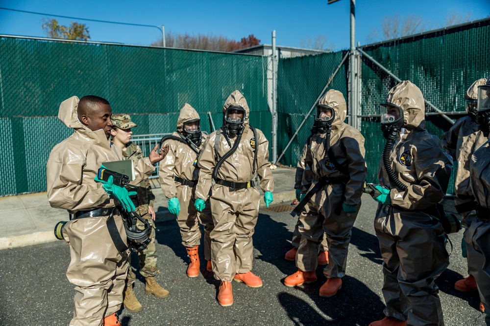 New York Army National Guard Chemical Soldiers train with New York City Police counterparts