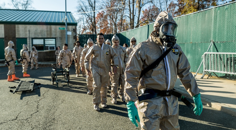 New York Army National Guard Chemical Soldiers train with New York City Police counterparts