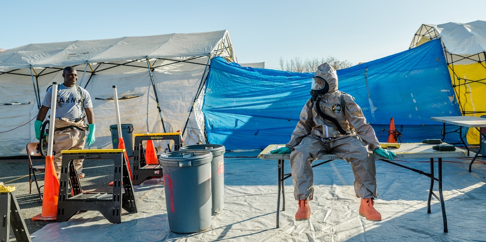 New York Army National Guard Chemical Soldiers train with New York City Police counterparts