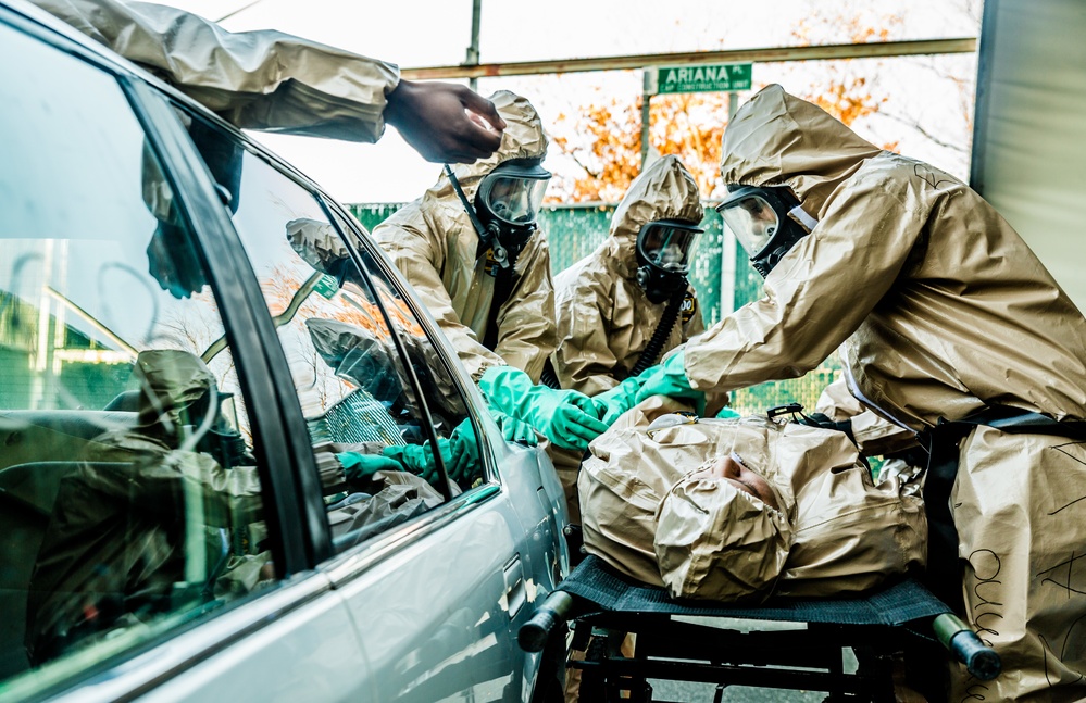 New York Army National Guard Chemical Soldiers train with New York City Police counterparts