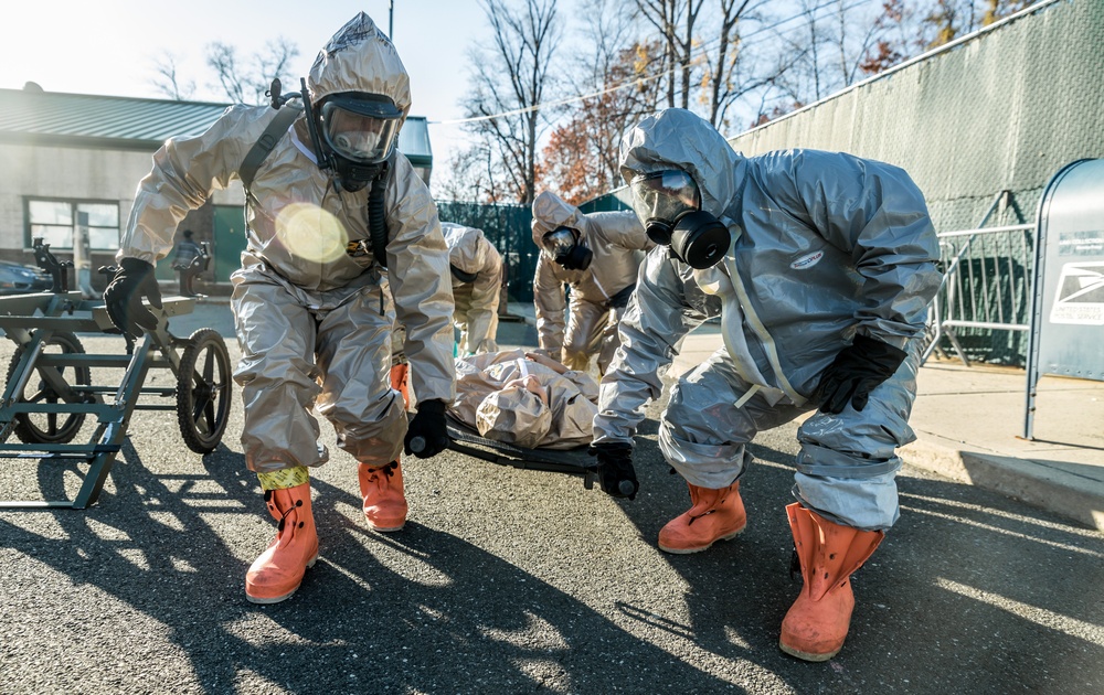 New York Army National Guard Chemical Soldiers train with New York City Police counterparts