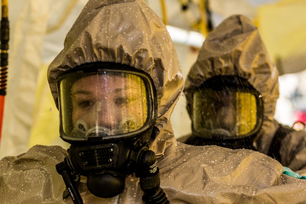 New York Army National Guard Chemical Soldiers train with New York City Police counterparts