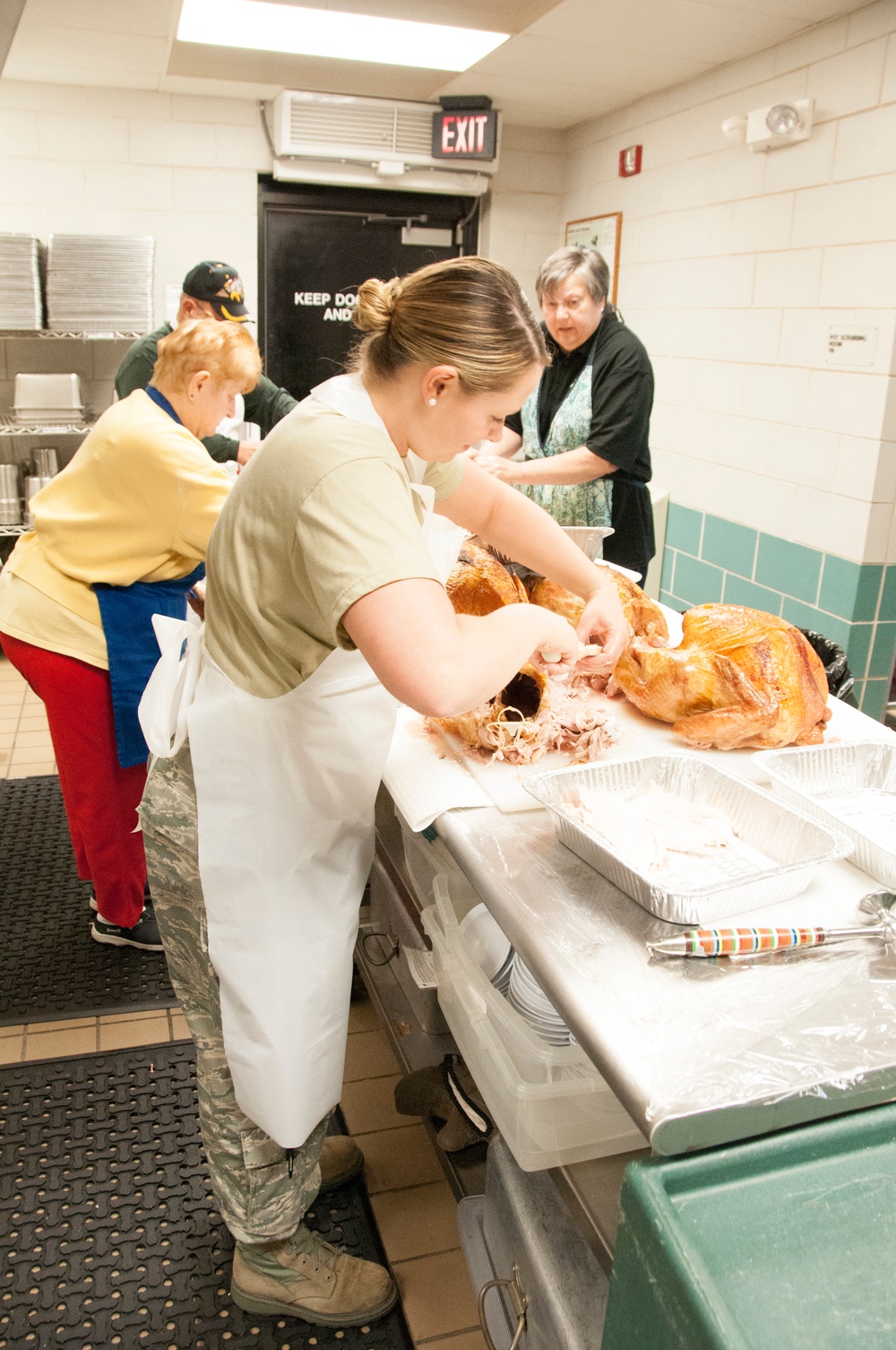 104th Fighter Wing Prepares Thankgiving Feast for local Boys and Girls Club