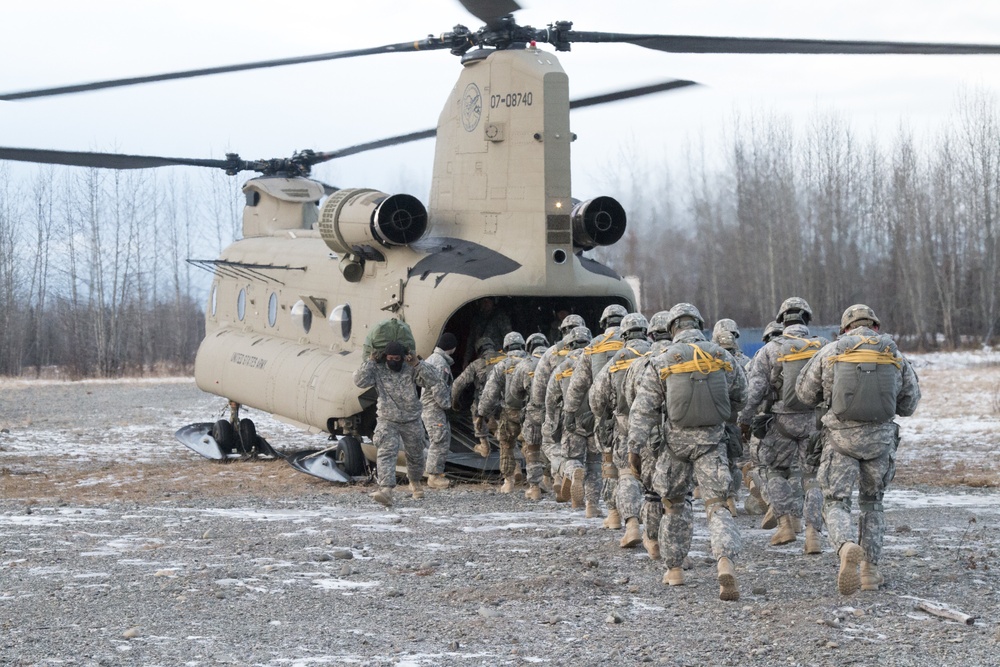 Paratroopers give back to local community