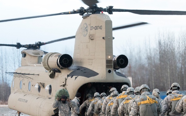 Paratroopers give back to local community