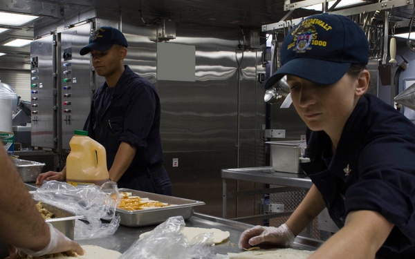 USS Zumwalt Sailors prepare lunch