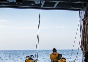 Deployed Army Divers Plunge into Operation Deep Blue
