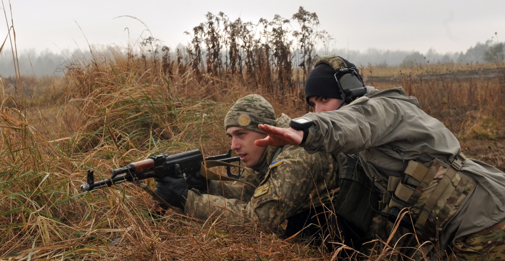 Ukrainian Soldiers conduct air assault mission led by 3rd ID