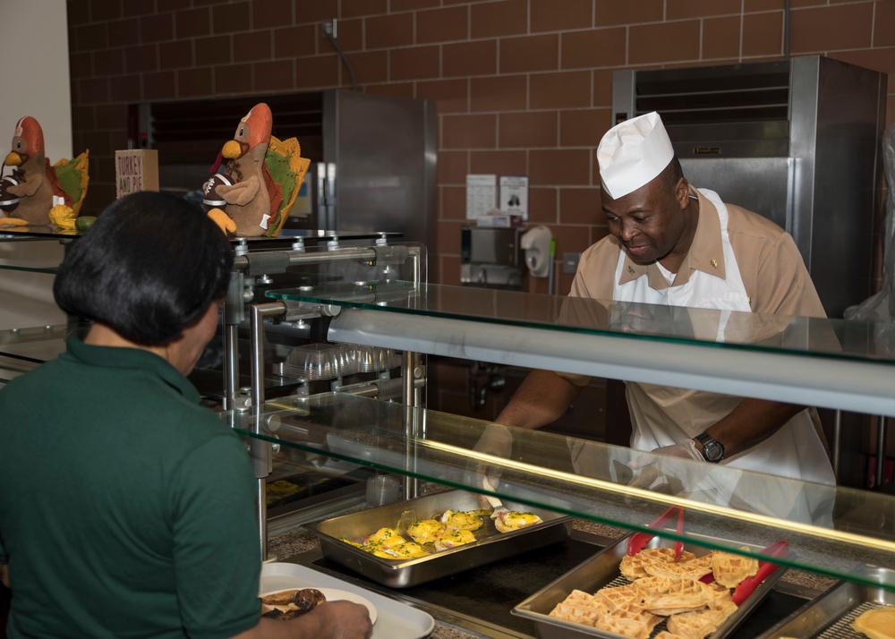 Capt. Jones Serves Thanksgiving Dinner