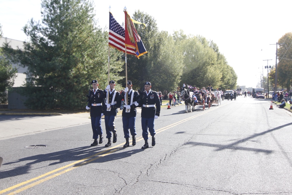 Lifeliners participate in Paducah Veterans Day Parade