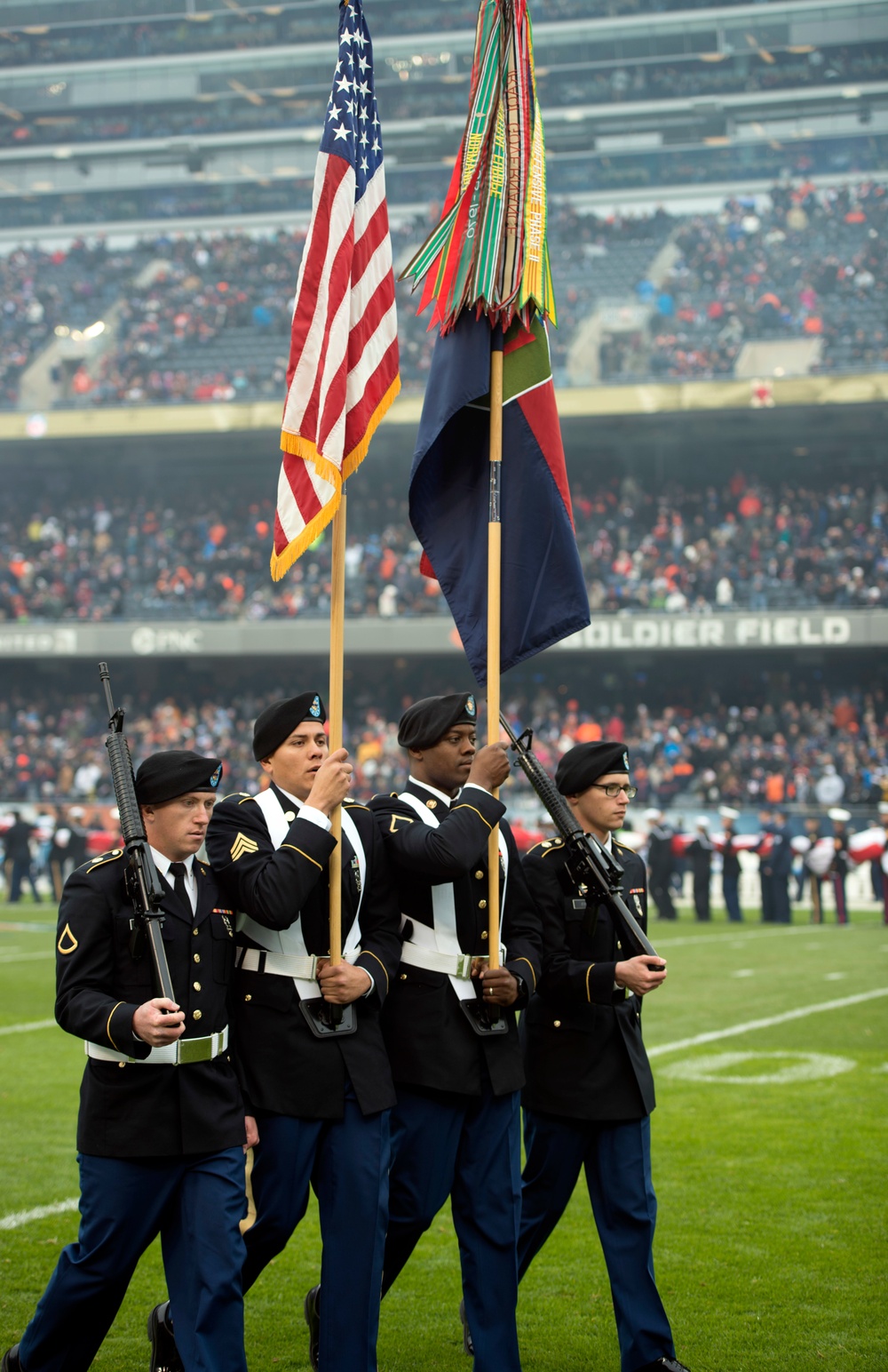 Service members participate in Chicago Bears &quot;Salute to Service&quot; game