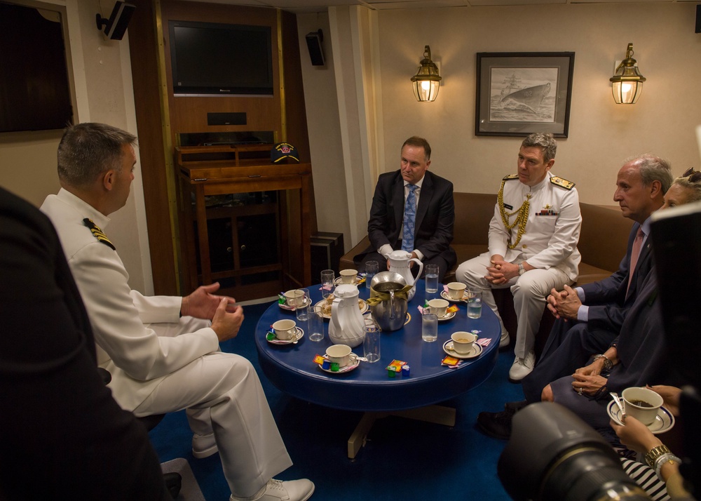 NZ Prime Minister visits USS Sampson