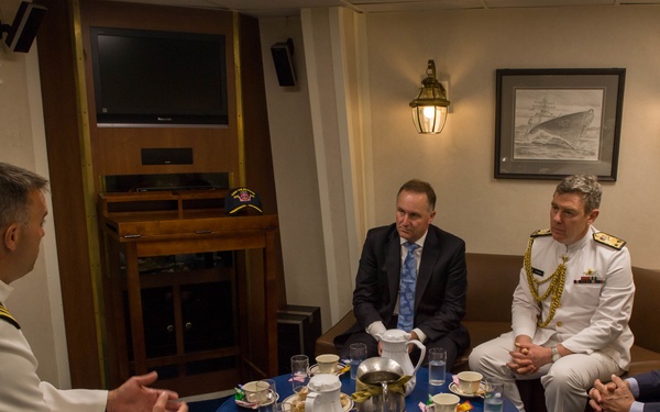 NZ Prime Minister visits USS Sampson