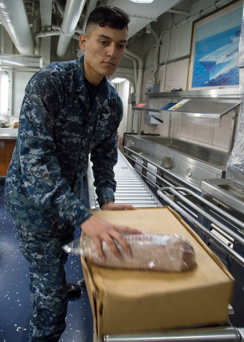 USS Bonhomme Richard (LHD 6) Stores Offload
