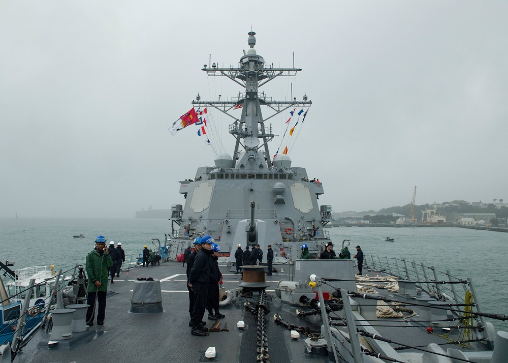 USS Sampson departs Auckland