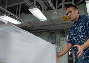 USS Bonhomme Richard (LHD 6) Stores Offload