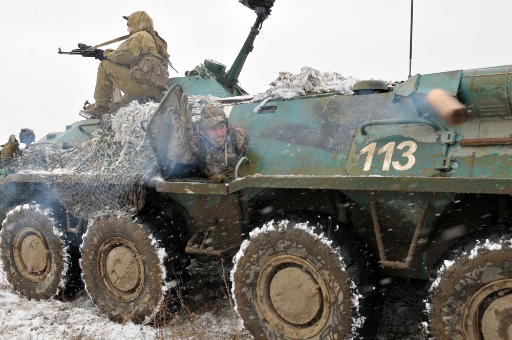 Ukrainian Soldiers conduct air assault training