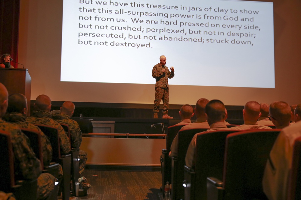 CHAPLAIN OF THE MARINE CORPS GIVES SERMON TO RECRUITS