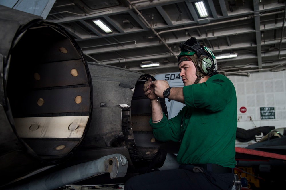 USS Dwight D. Eisenhower (CVN 69) (Ike) Deployment