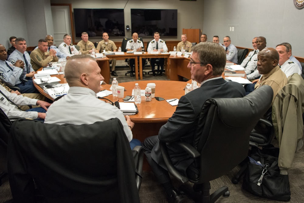 SD meets with DoD senior enlisted leaders
