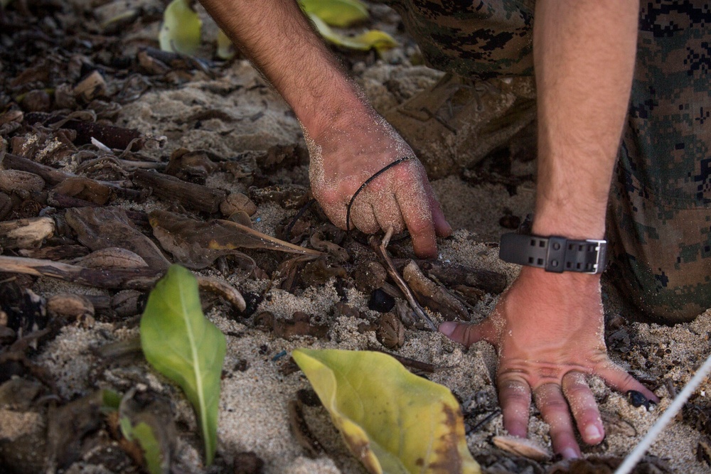 Service members give back, serve community