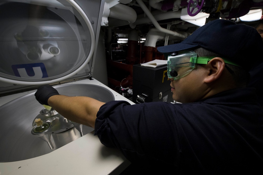 USS Zumwalt Sailors conduct refueling operations