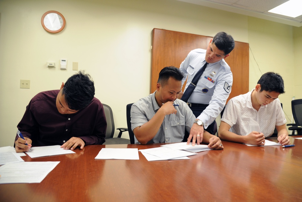 New recruits join the Air Force Reserve