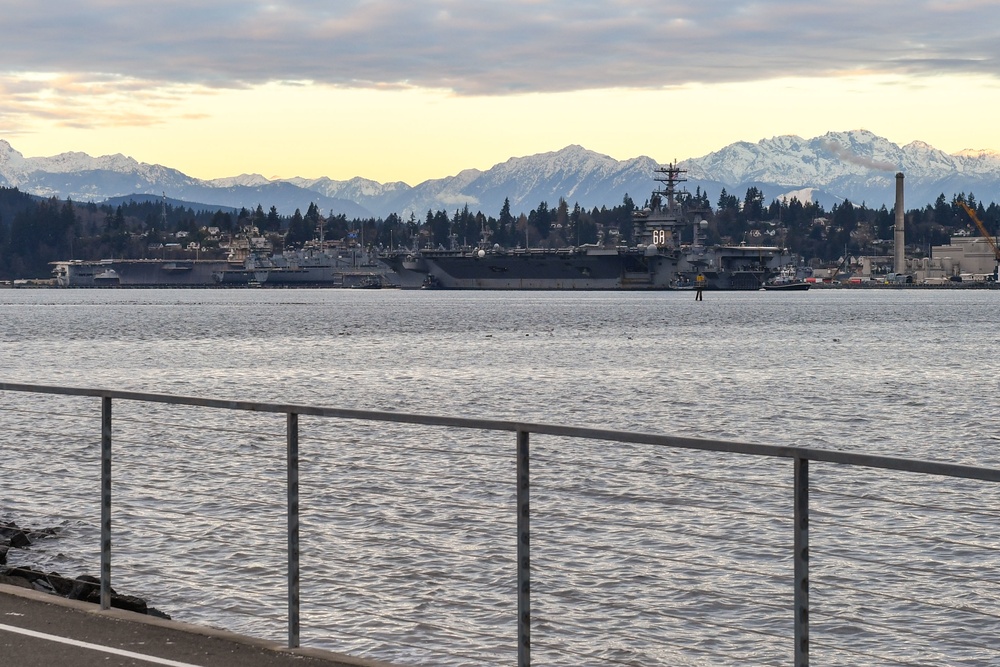 USS Nimitz Returns to Naval Base Kitsap