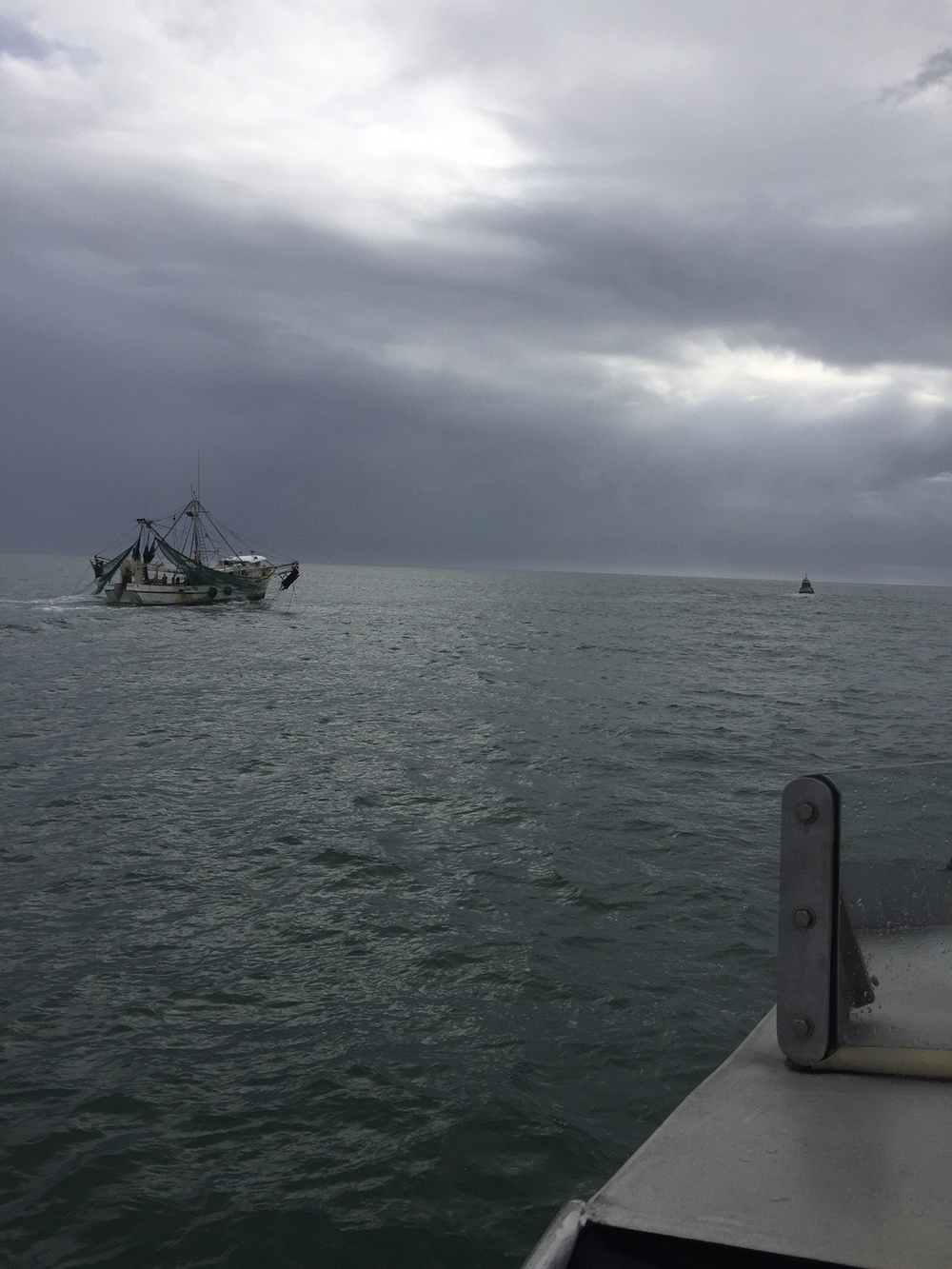 Coast Guard, good Samaritan assist 3 aboard sinking fishing vessel 20 miles NE of Oregon Inlet, NC