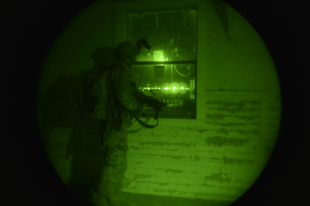 Texas airborne infantry unit conducts night airborne exercise