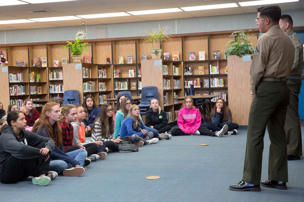 Students of La Contenta show appreciation for Combat Center Marines