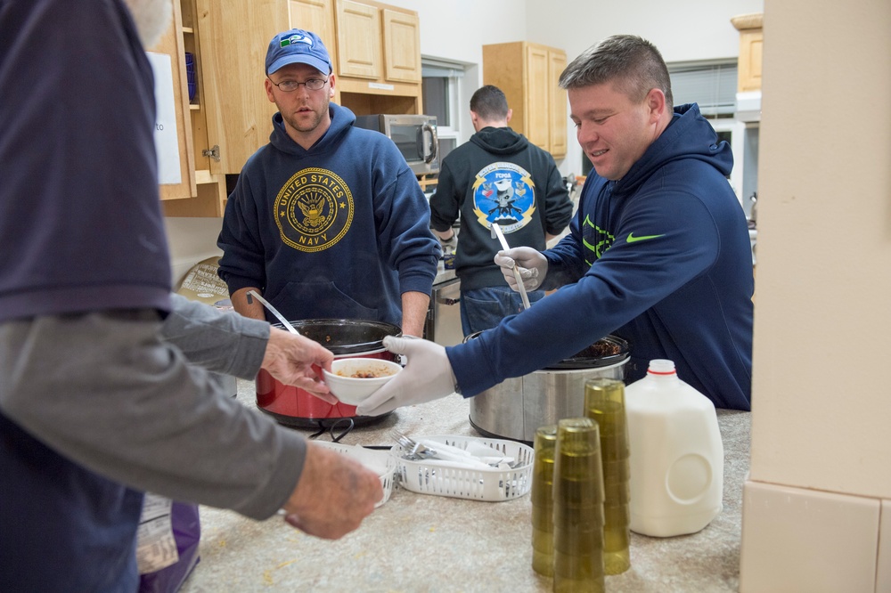 Sailors Volunteer at Benedict House