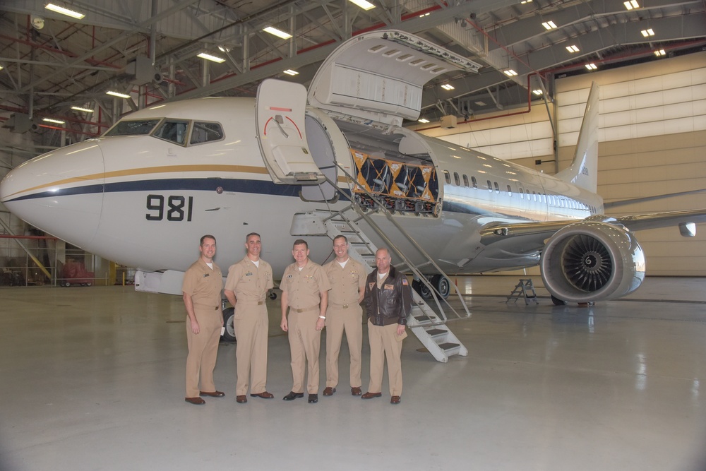 Chief of Navy Reserve Visits NAS Fort Worth JRB