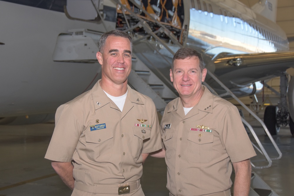 Chief of Navy Reserve Visits NAS Fort Worth JRB